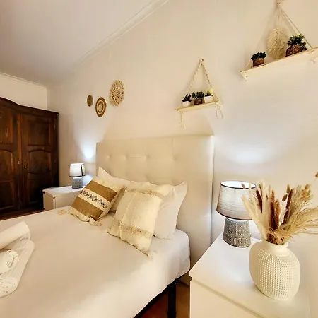 Amélia - Surf Camp Peniche