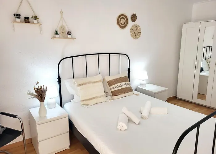 Апартаменты Amelia - Surf Camp *